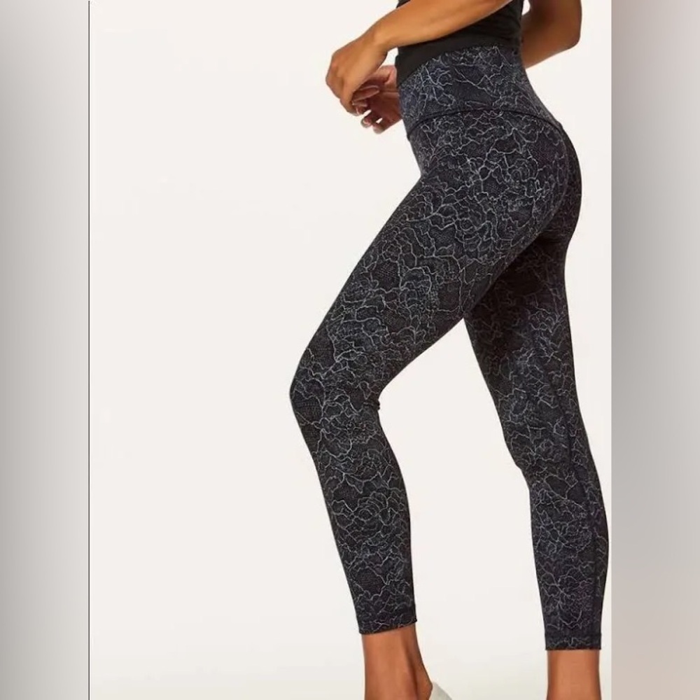 Lululemon Black Lace High-Waisted Align Leggings Size 4